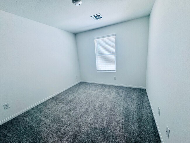 Building Photo - 1083 Saffron Toucan Ln