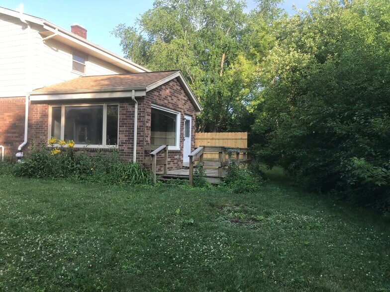 Backyard - 2711 Albany Ct