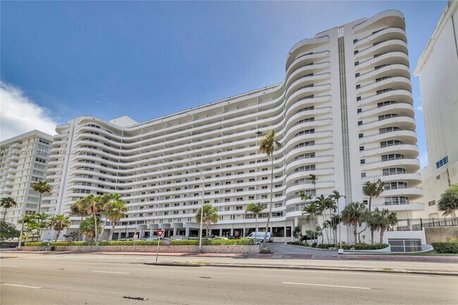 Building Photo - 5555 Collins Ave