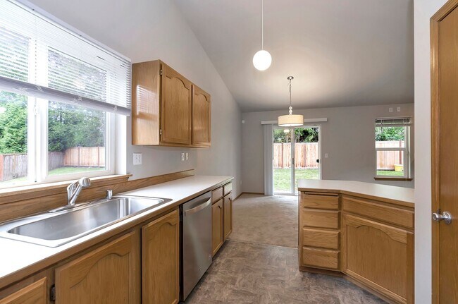 Building Photo - Spacious 4-Bedroom Home on a Tranquil Cul-de-Sac in Puyallup