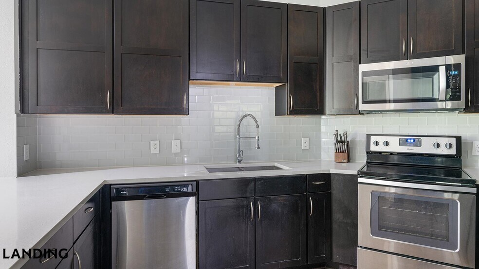 Building Photo - 5005 Galleria Dr