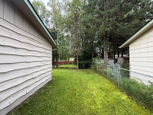 Building Photo - 6949 Windsor Pl