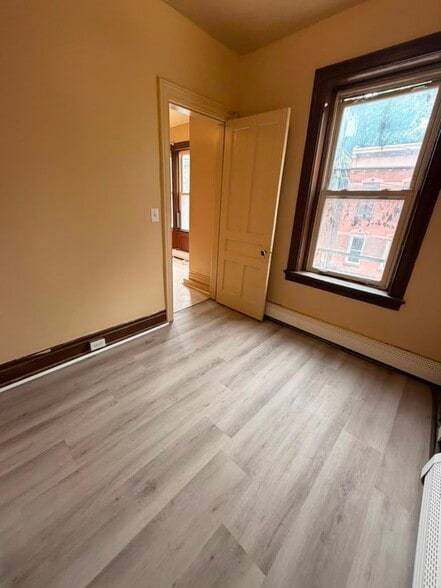 Building Photo - 381 8th St