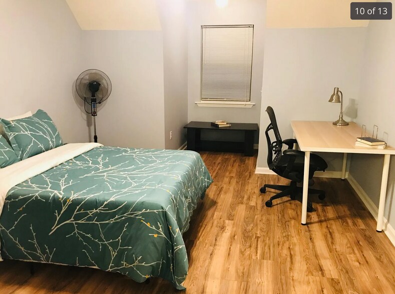 Building Photo - 117 Towne Park Dr W