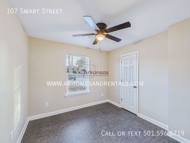 Building Photo - 107 Smart St