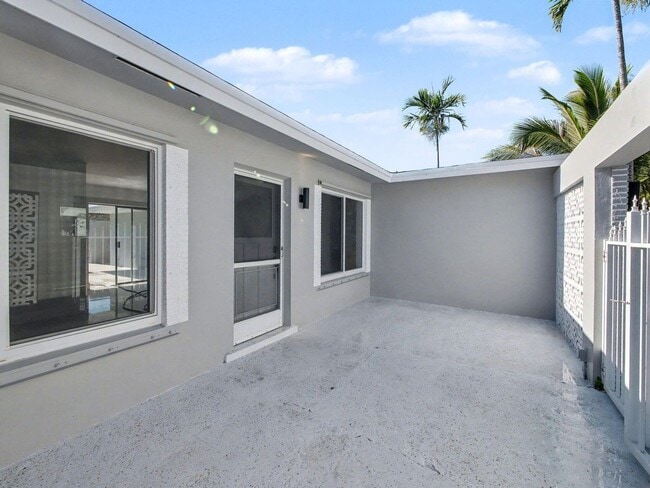 Building Photo - 1940 NW 32nd St