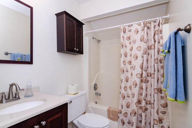 Building Photo - 901 Seafarer Dr