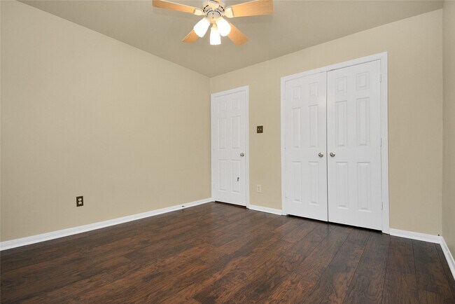 Building Photo - 4123 Valedon Ln