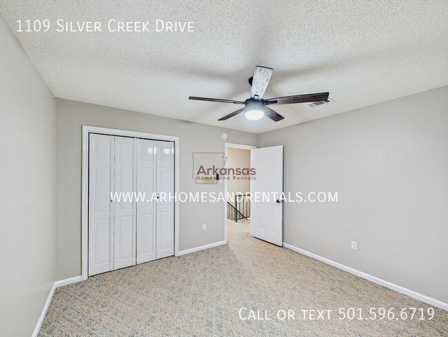 Building Photo - 1109 Silver Creek Dr