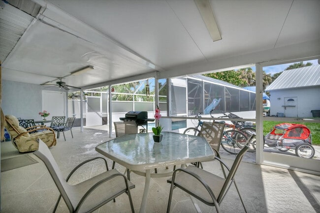 Building Photo - 4408 E Riverside Dr