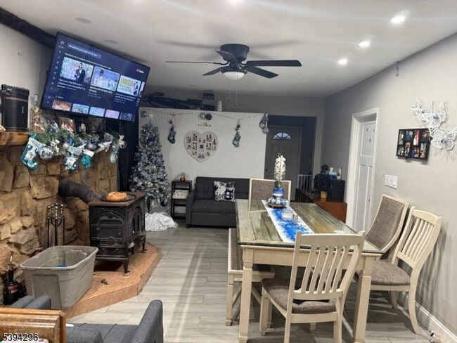 Building Photo - 192 Riveredge Rd