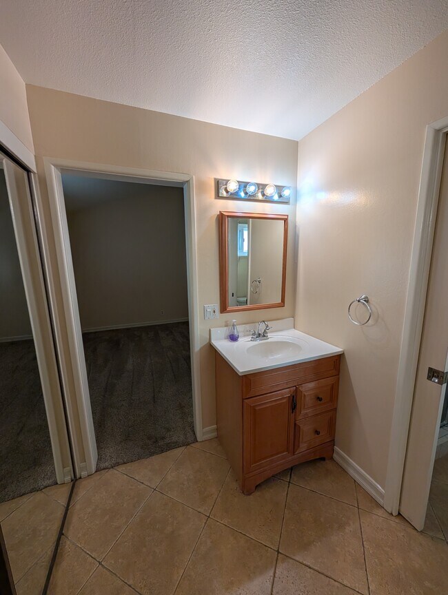 Building Photo - 27124 Cabrera Ave