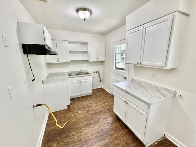 Building Photo - 2235 Charjean Rd