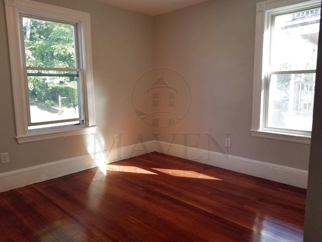 Building Photo - 45 Adams St