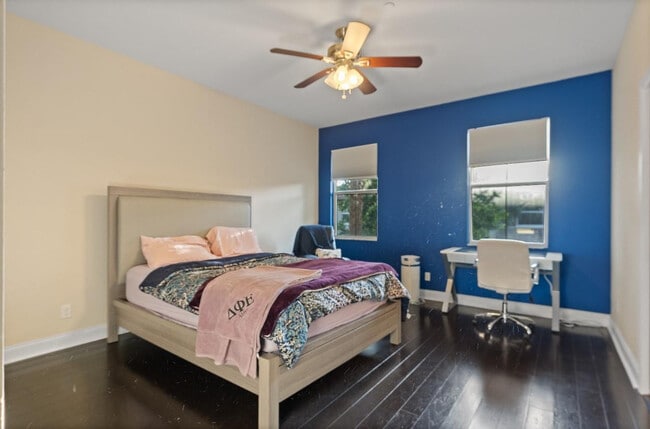 Building Photo - 4025 Cascada Cir