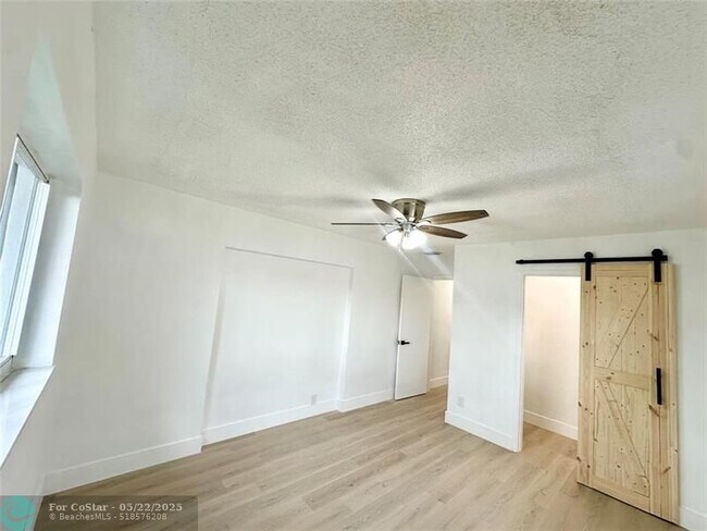 Building Photo - 4510 NW 49th Dr