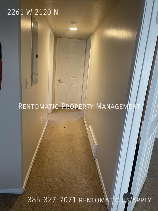 Building Photo - 2261 W 2120 N