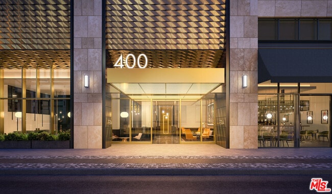 Building Photo - 400 S Broadway