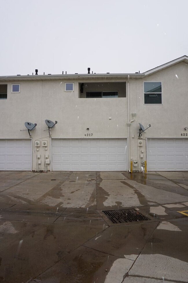 Building Photo - Townhome near Fort Carson with 2 Suites an...