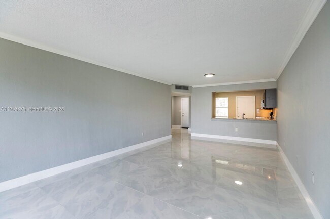 Building Photo - 1351 NE 191st St