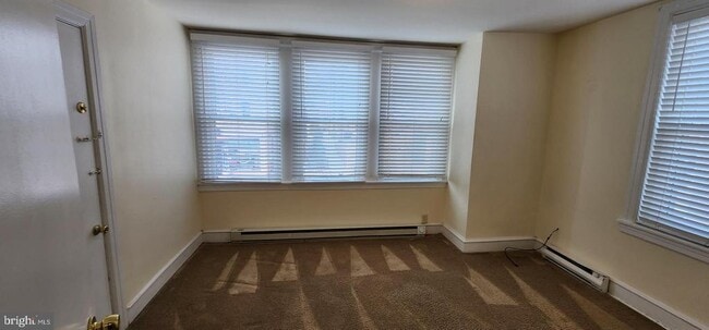 Building Photo - 33 S York Rd