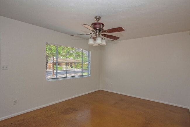 Building Photo - 4456 E Campbell Ave