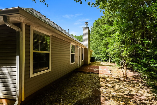 Building Photo - 193 Penny Ln