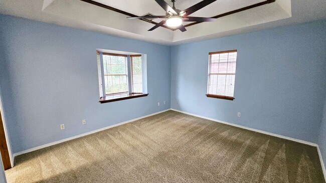 Building Photo - Inviting Home with Bonus Workshop Space!