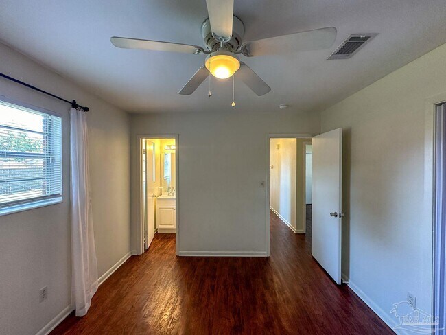 Building Photo - 279 Airport Blvd