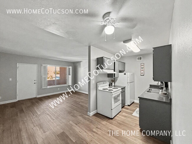 Building Photo - 3993 N Campbell Ave