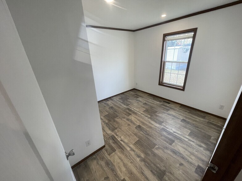 Building Photo - 10 Belmar St