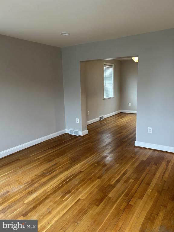 Building Photo - 1728 Redwood Ave