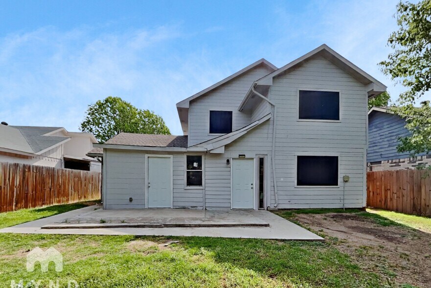 Building Photo - 7413 Waterway Dr