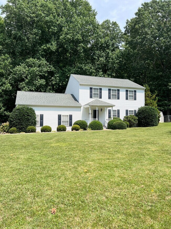Primary Photo - 4 Bedroom Home in Lynchburg