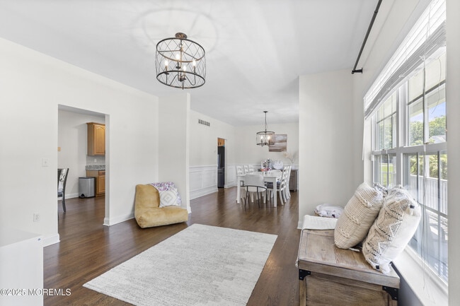 Building Photo - 6 Kindling Way