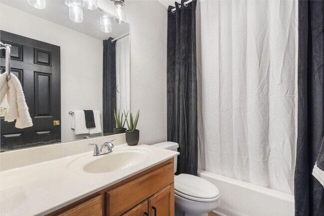 Building Photo - Newly Remodeled! | 4 Bedroom | 2 Bathroom ...