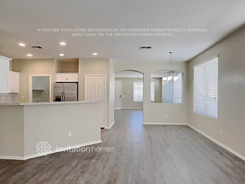 Building Photo - 2813 S 101st Ave