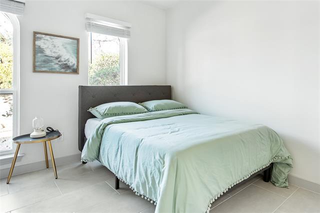 Building Photo - 2212 Parkhaven Dr