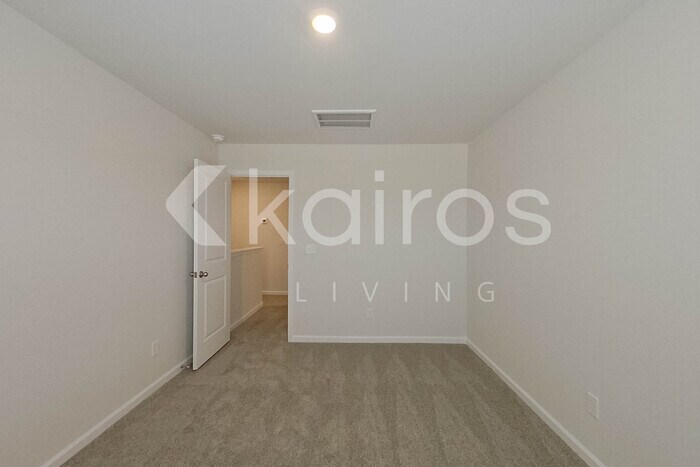 Building Photo - 2137 Banyon Cir