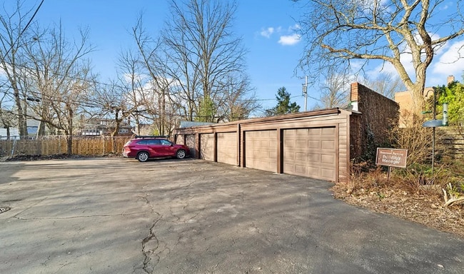 Building Photo - 2472 Overlook Rd