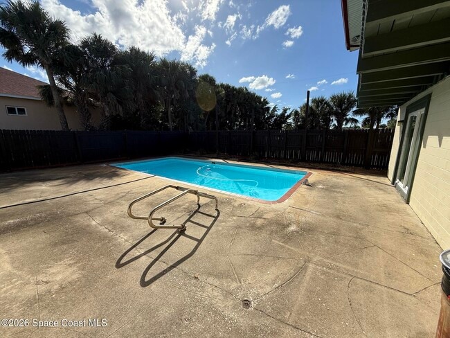 Building Photo - 1153 Belaire Dr