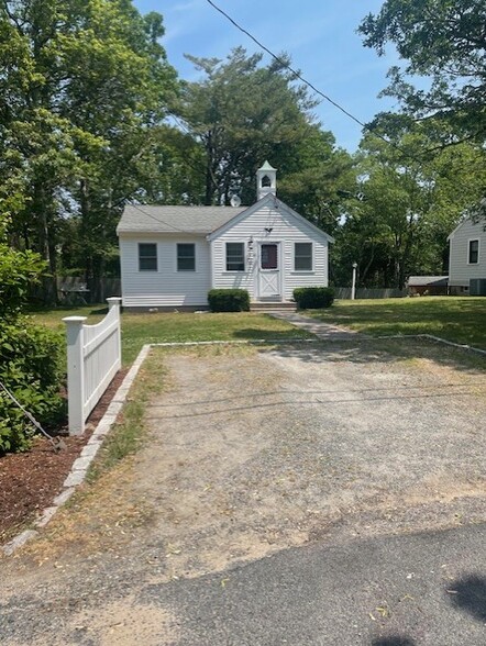 Primary Photo - 40 Bradford Rd