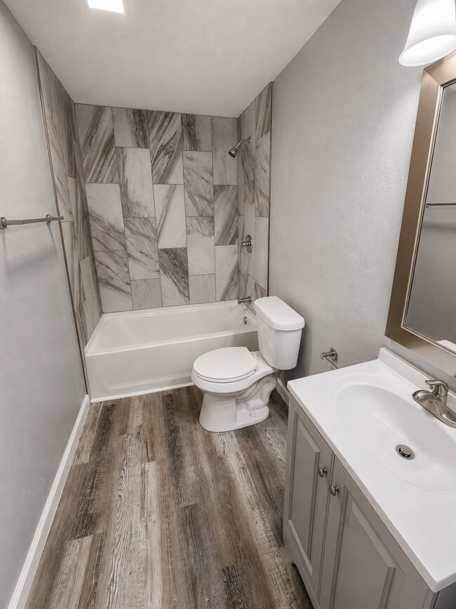 Building Photo - Fully updated like new inside! Central Air! Convenient location!