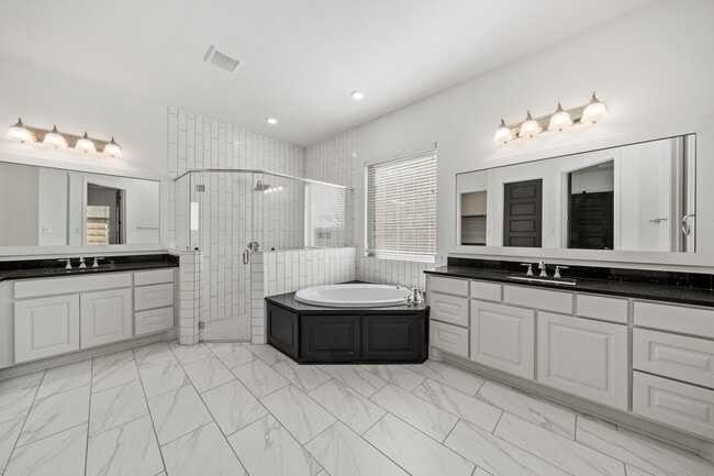 Building Photo - 18935 Wild Thornberry Dr