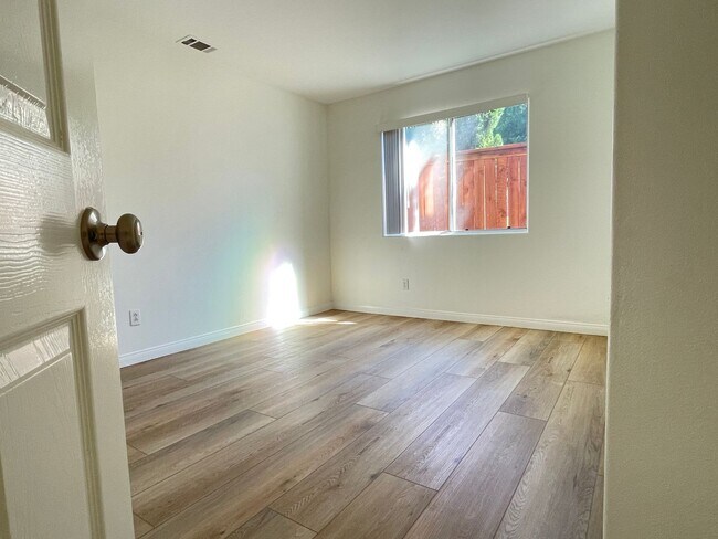 Building Photo - 1780 Blackbird Cir