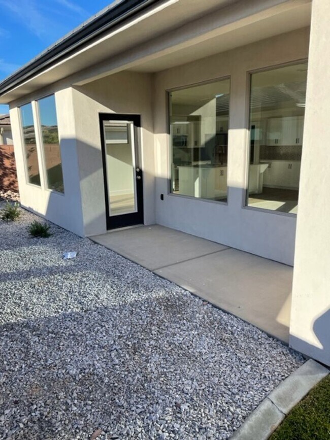 Building Photo - 3076 E Lavatera Dr
