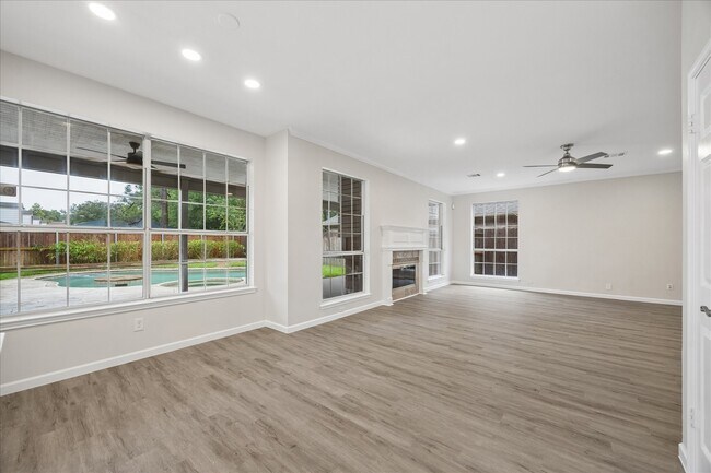 Building Photo - 23107 Lodgepoint Dr