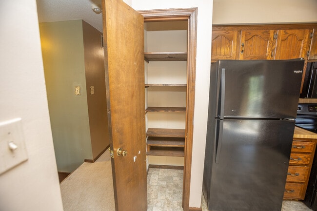 Building Photo - 131 Cresent Dr