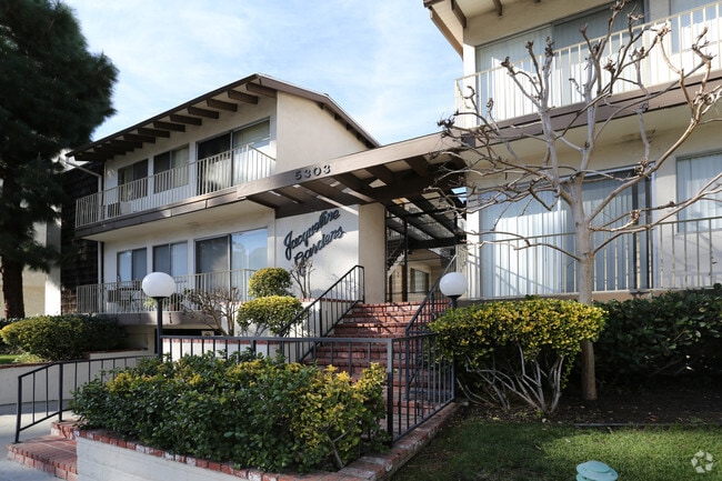 Building Photo - Jacqueline Gardens Apartments