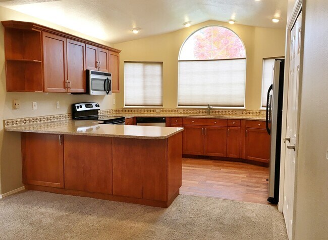 Building Photo - Beautiful 3 bed 2 bath home in a quiet cul-d-sack in downtown Eagle off Palmetto Ave